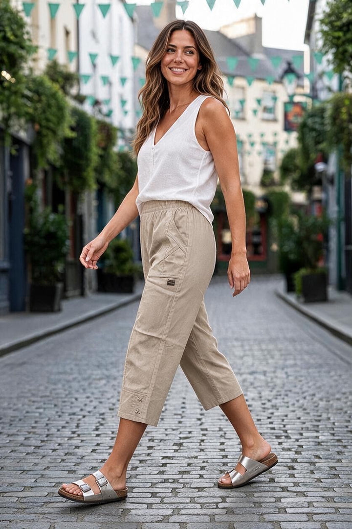 Saturne Beige Star Detail Capri Trousers
